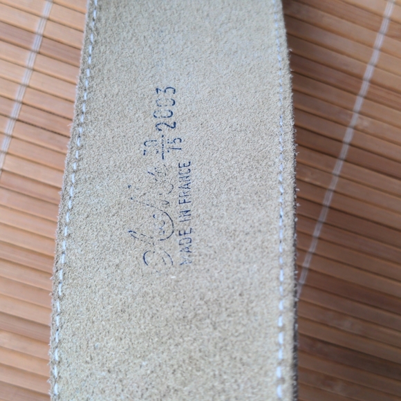 Vintage designer leather belt, made in France, 26"-30" long - Picture 6 of 10